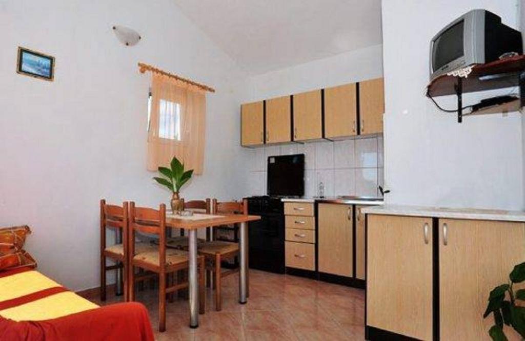 Apartments Maric Mali Drvenik Bilik gambar